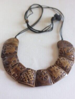 VINTAGE HAND CARVED BOVINE BONE CELTIC DESIGN NECKLACE